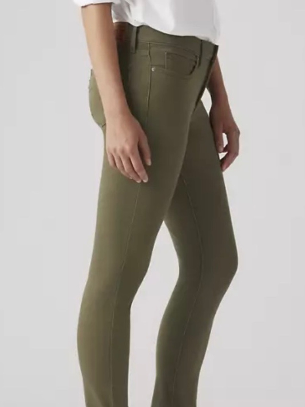 EUC Levi’s 311 Army Green Mid Rise Shaping Stretchy Women’s Skinny Jeans Size 28
